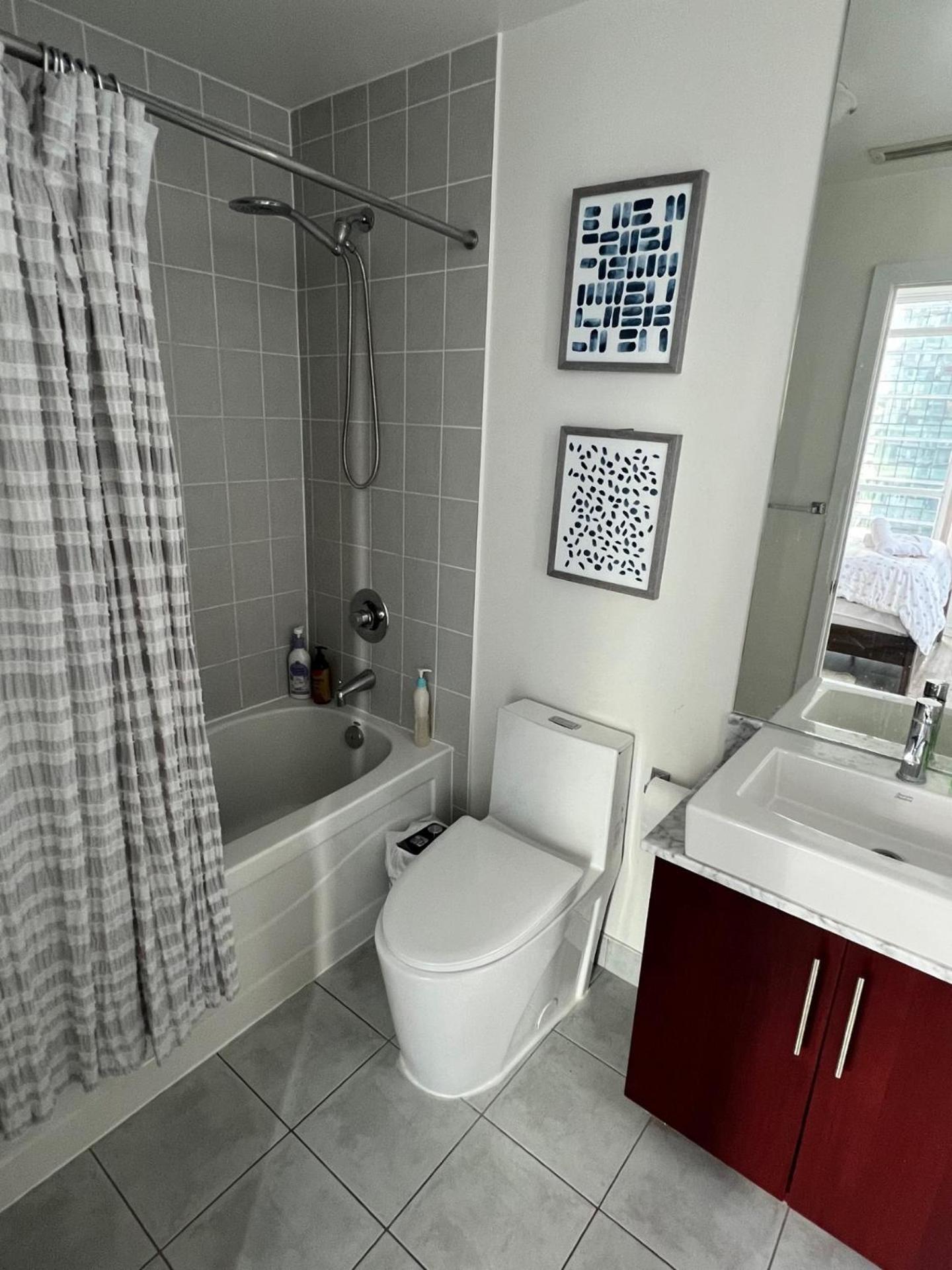 טורונטו Prestigious 2-Bdrm Condo - Across From Scotiabank Arena מראה חיצוני תמונה